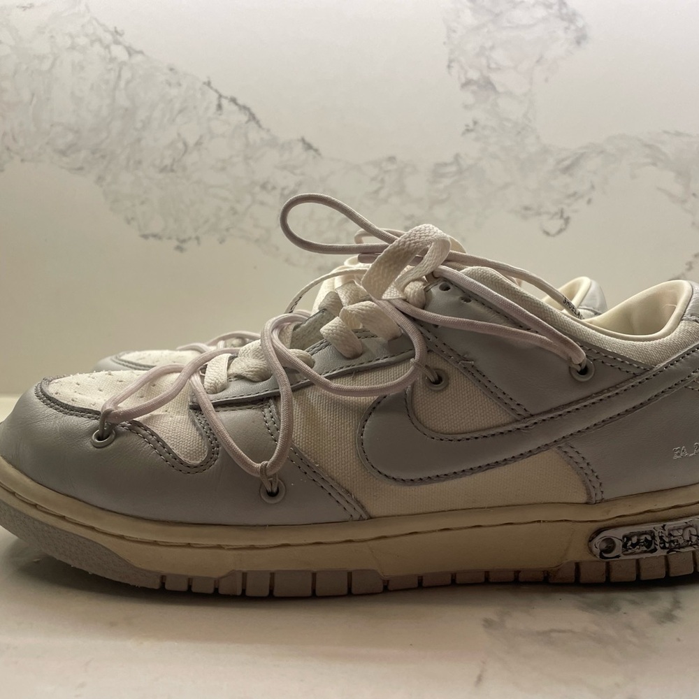 Nike Dunk Low
Off-White Lot 49
